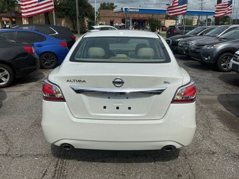 Used 2015 Nissan Altima 2.5 SL w/ Technology Package FWD image 8