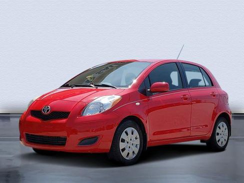 Used 2010 Toyota Yaris 4-Door Hatchback FWD image 1