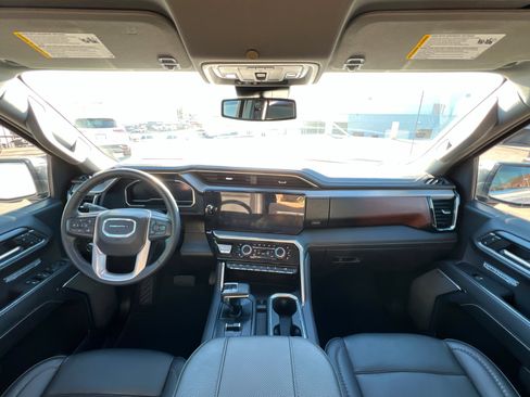 Used 2024 GMC Sierra 1500 Denali AWD/4WD image 10
