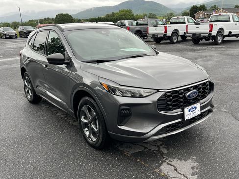 Used 2024 Ford Escape ST-Line w/ Tech Pack #1 image 4