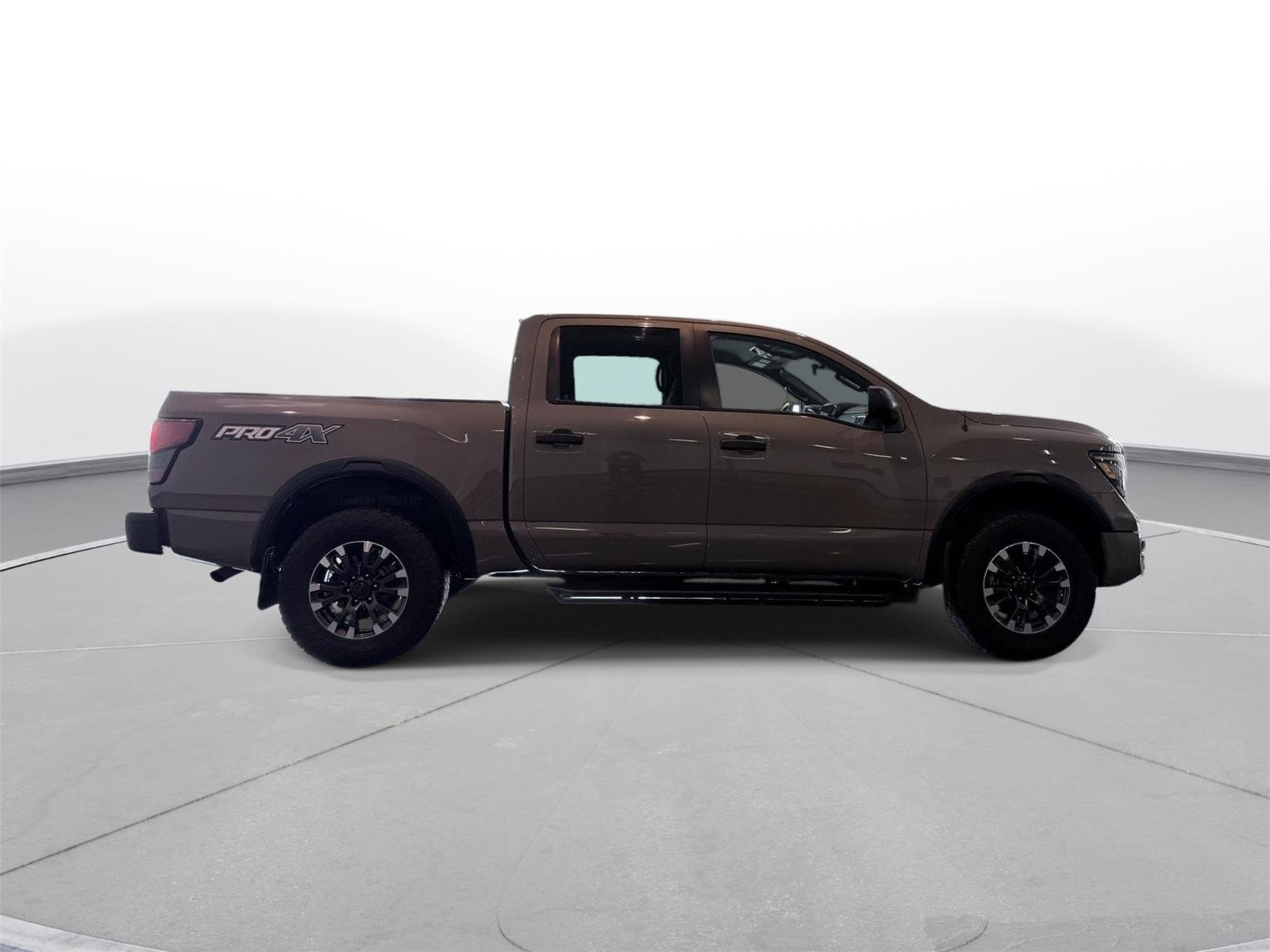 Used 2021 Nissan Titan PRO-4X w/ Pro-4x Utility Package AWD/4WD image 20