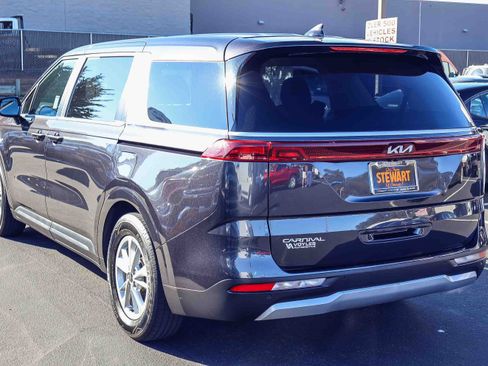 Used 2024 Kia Carnival LX image 21