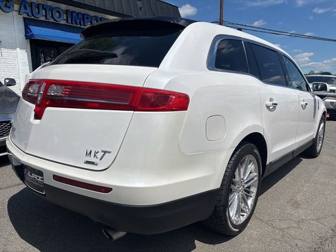 Used 2013 Lincoln MKT AWD image 3