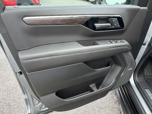 New 2026 Chevrolet Suburban LT w/ Comfort Package RWD image 3