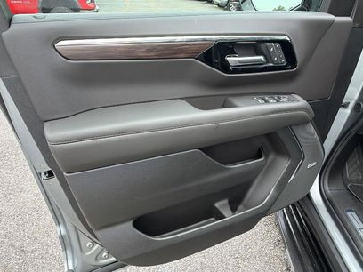 New 2026 Chevrolet Suburban LT w/ Comfort Package