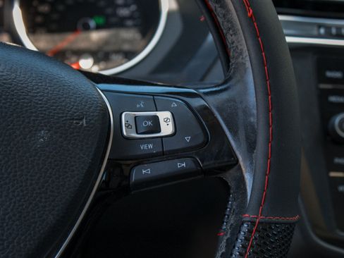 Used 2019 Volkswagen Tiguan SEL AWD/4WD image 14