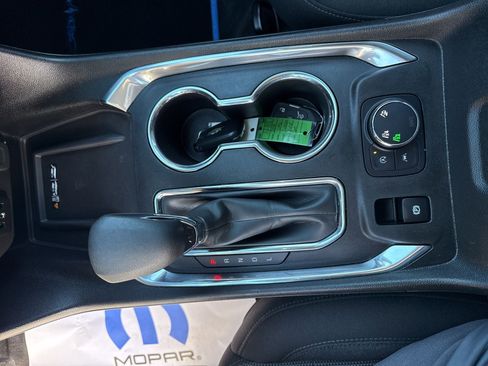 Used 2023 Chevrolet Traverse LT w/ Midnight/Sport Edition image 18