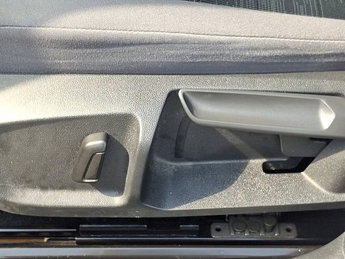 Used 2021 Volkswagen ID.4 Pro image 26