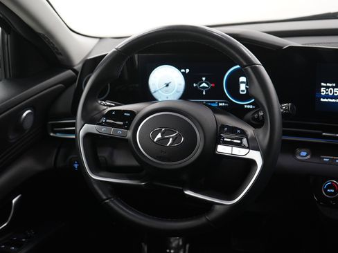 Used 2023 Hyundai Elantra Limited FWD image 14