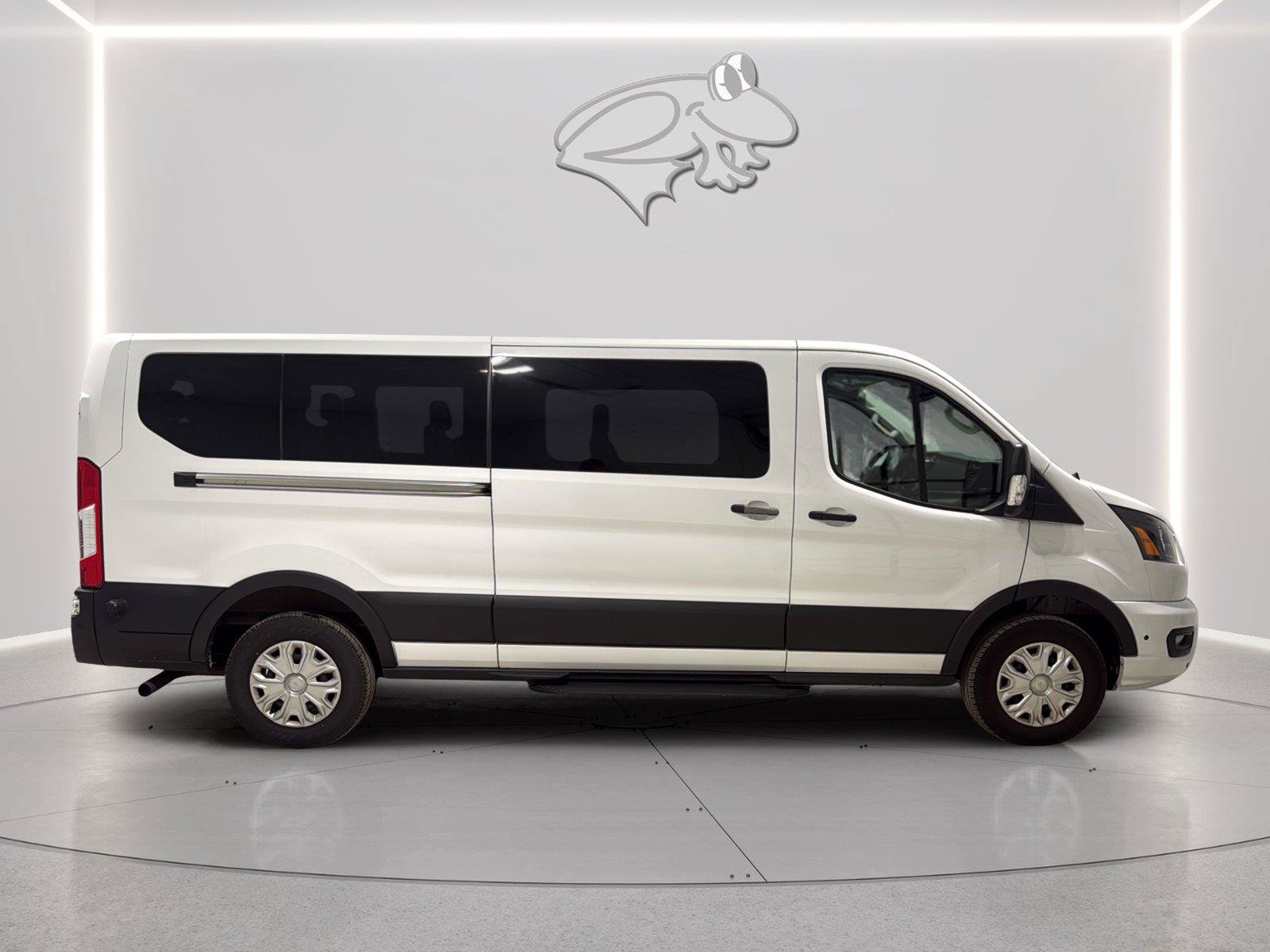 Used 2024 Ford Transit 350 XLT RWD image 6