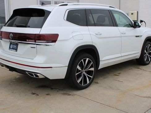 Certified 2025 Volkswagen Atlas SEL Premium R-Line image 6
