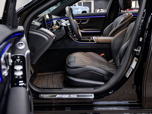 Used 2024 Mercedes-Benz S 63 AMG S image 40