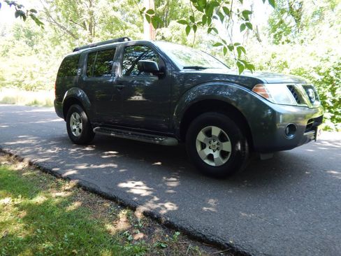 Used 2012 Nissan Pathfinder S AWD/4WD image 6