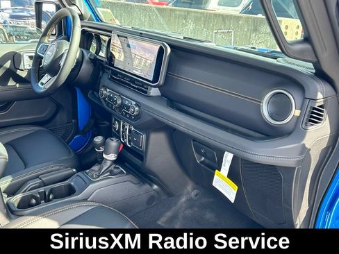 Used 2024 Jeep Wrangler Unlimited Sahara w/ Technology Group AWD/4WD image 25