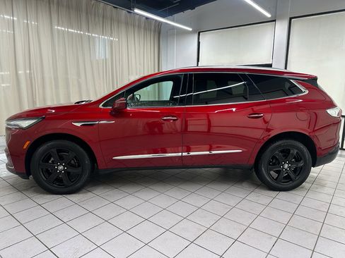 Used 2023 Buick Enclave Essence w/ Sport Touring Edition image 10