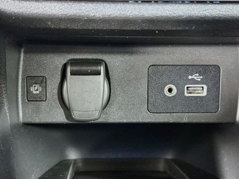Used 2025 Nissan Versa SV FWD image 25