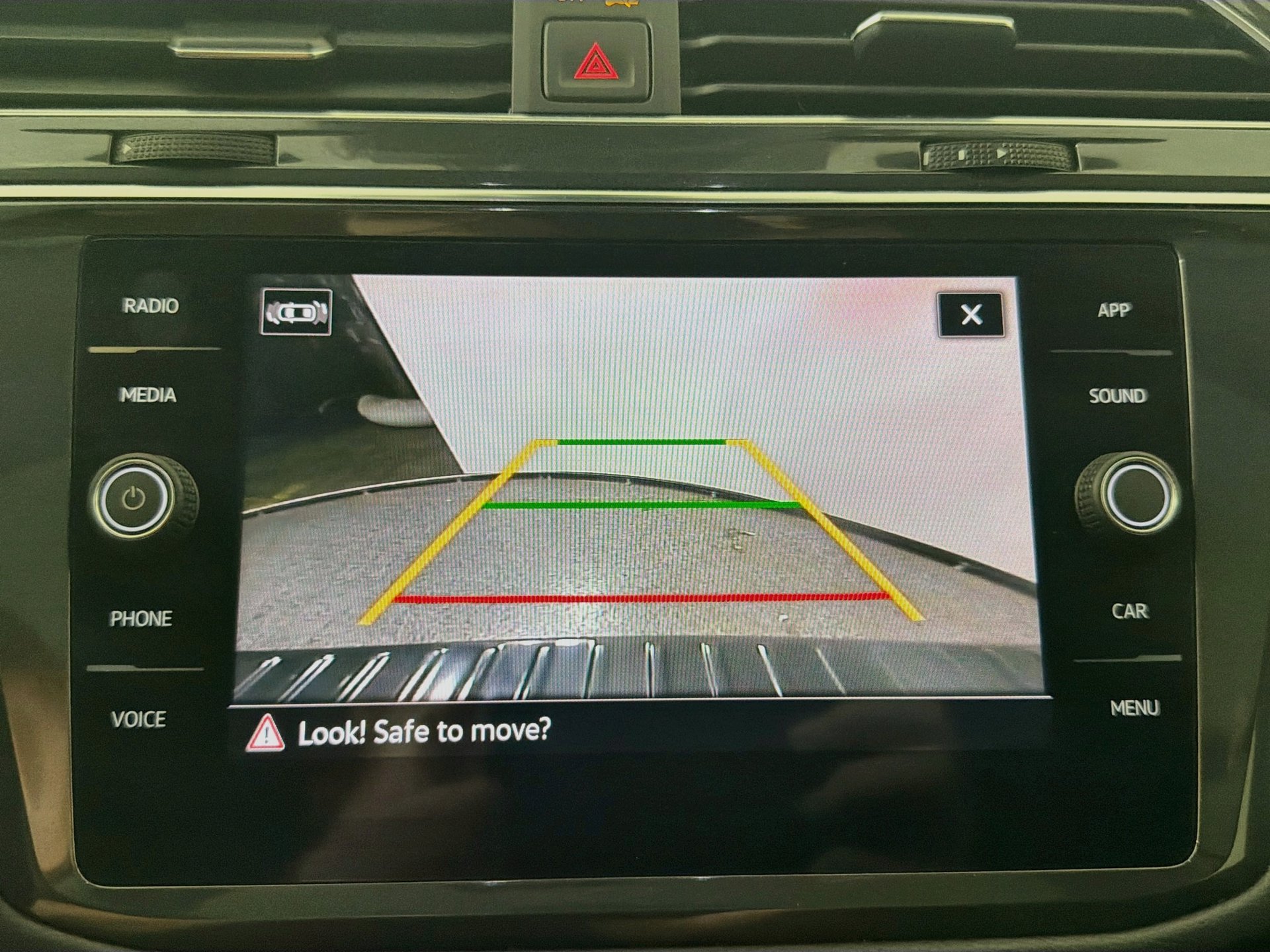 Used 2023 Volkswagen Tiguan SE R-Line FWD image 12