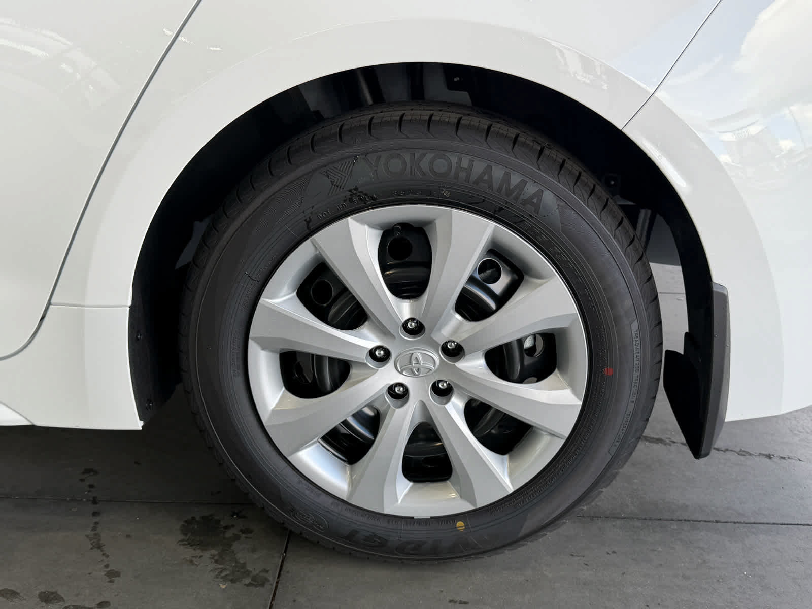 New 2027 Toyota Corolla LE FWD image 13
