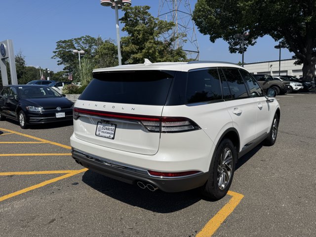 Used 2023 Lincoln Aviator AWD w/ Elements Package image 5