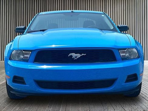 Used 2010 Ford Mustang Coupe RWD image 3