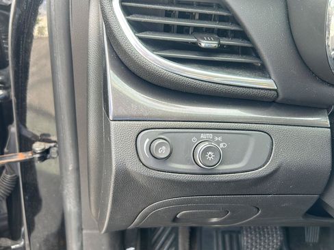 Used 2020 Buick Encore Preferred w/ Safety Package FWD image 10