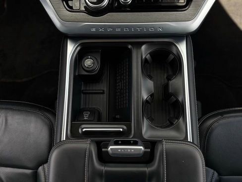 Used 2025 Ford Expedition Max Platinum image 28