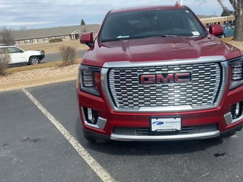 Used 2023 GMC Yukon Denali image 3