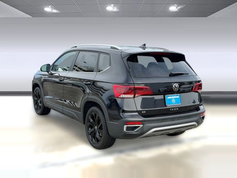 Certified 2023 Volkswagen Taos SE w/ Black Wheel Package FWD image 3