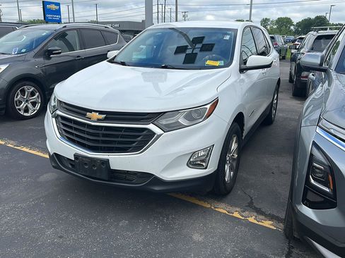 Used 2020 Chevrolet Equinox LT w/ Driver Convenience Package AWD/4WD image 5