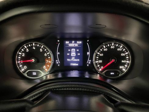 Used 2017 Jeep Renegade Sport w/ Power & Air Group image 18