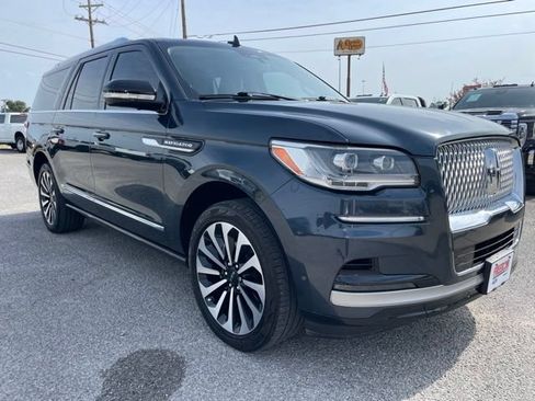 Used 2024 Lincoln Navigator L Reserve AWD/4WD image 3