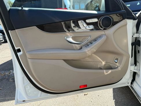 Used 2018 Mercedes-Benz C 300 4MATIC Sedan image 7