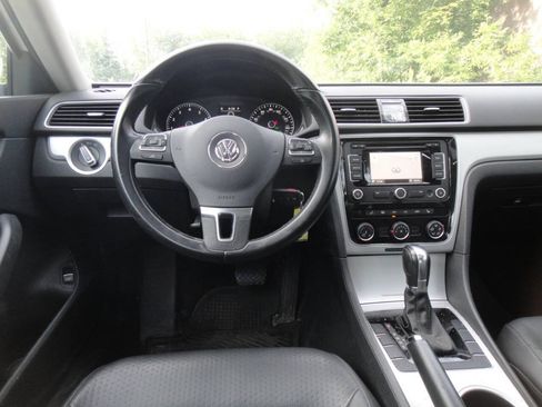 Used 2013 Volkswagen Passat 2.5 SE FWD image 11