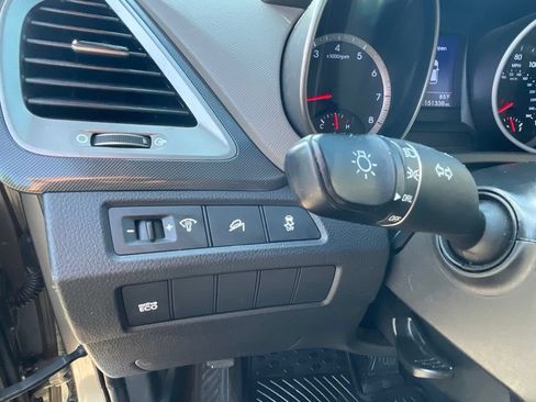 Used 2015 Hyundai Santa Fe Sport FWD image 16