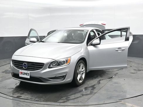 Used 2014 Volvo S60 T5 image 25