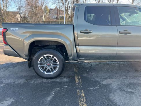 Used 2024 Toyota Tacoma TRD Sport w/ TRD Sport Premium Package image 21