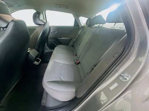 Used 2025 Kia K4 LXS image 29