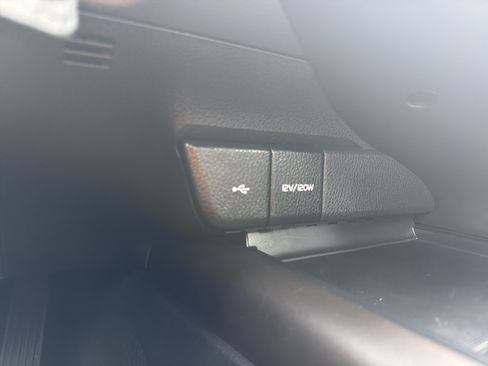 Used 2022 Toyota Camry SE w/ Carpet Mat Package (TMS) FWD image 20