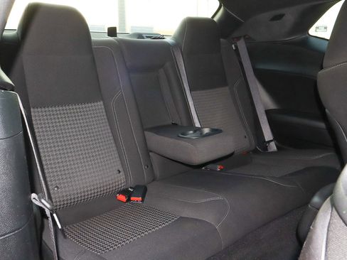 Used 2019 Dodge Challenger SXT image 21