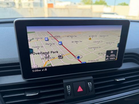 Used 2018 Audi SQ5 Premium Plus w/ Navigation Package AWD/4WD image 18