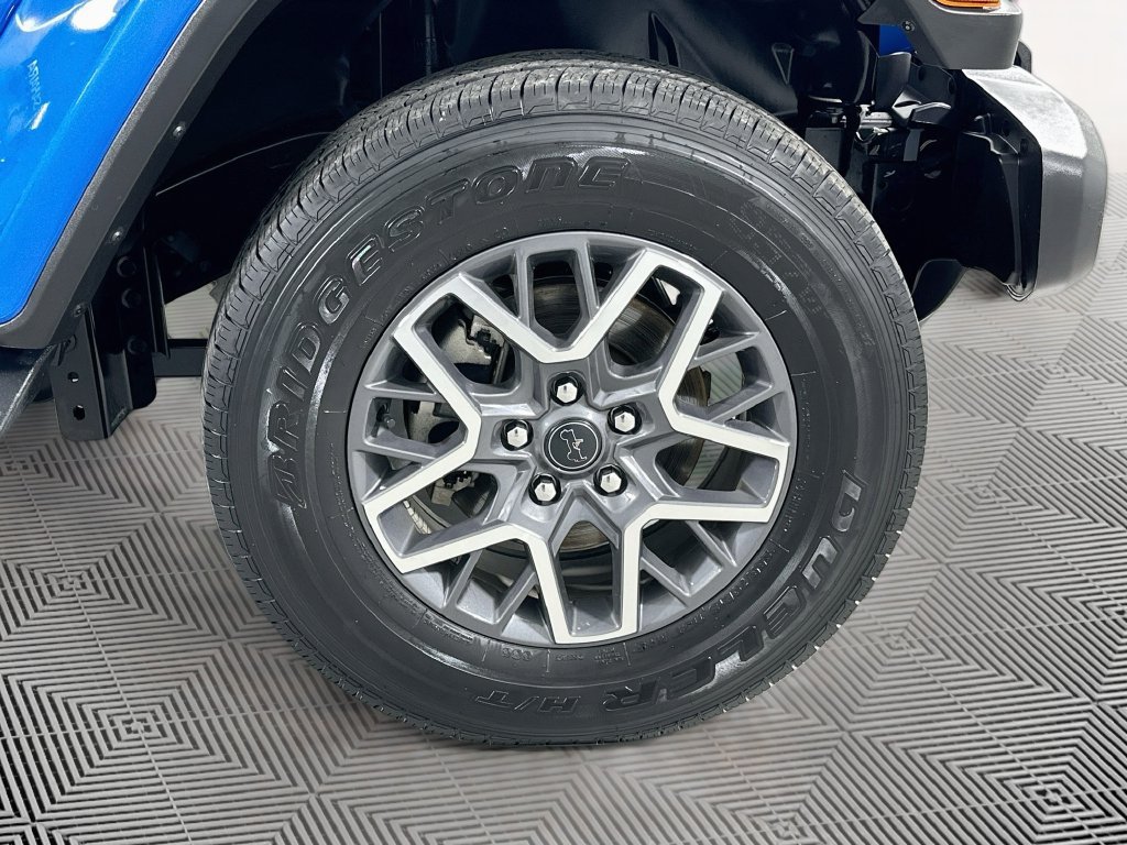 Certified 2024 Jeep Wrangler Unlimited Sahara w/ Technology Group AWD/4WD image 31