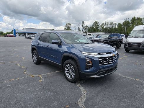 Used 2026 Chevrolet Equinox LT FWD image 7