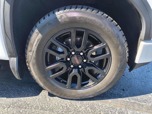 Used 2020 GMC Sierra 1500 Elevation w/ Elevation Value Package AWD/4WD image 14