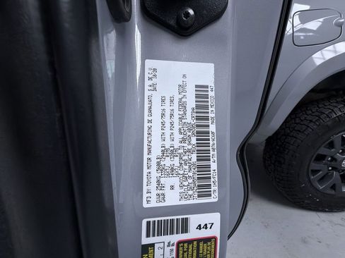 Used 2021 Toyota Tacoma SR5 AWD/4WD image 15