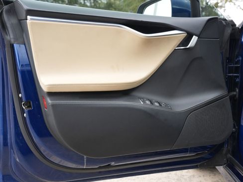 Used 2017 Tesla Model S 60D image 19