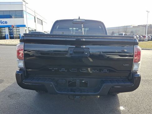 Used 2020 Toyota Tacoma TRD Sport image 5