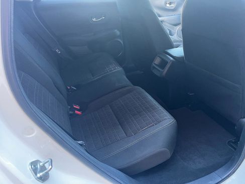 Used 2023 Honda HR-V LX image 10