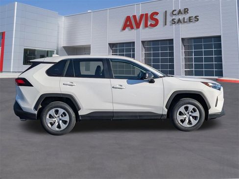 Used 2024 Toyota RAV4 LE image 7