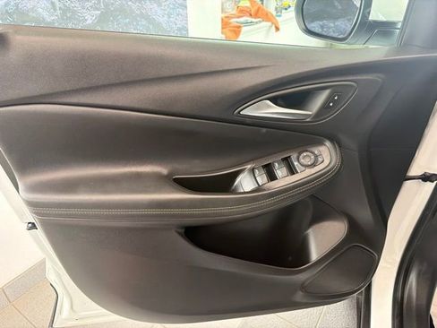 Used 2025 Buick Encore GX Preferred AWD/4WD image 16