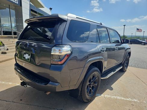 Used 2016 Toyota 4Runner SR5 Premium RWD image 4